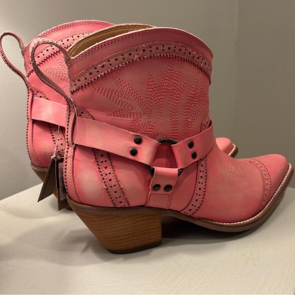 Dingo Hot Pink Ankle Boots